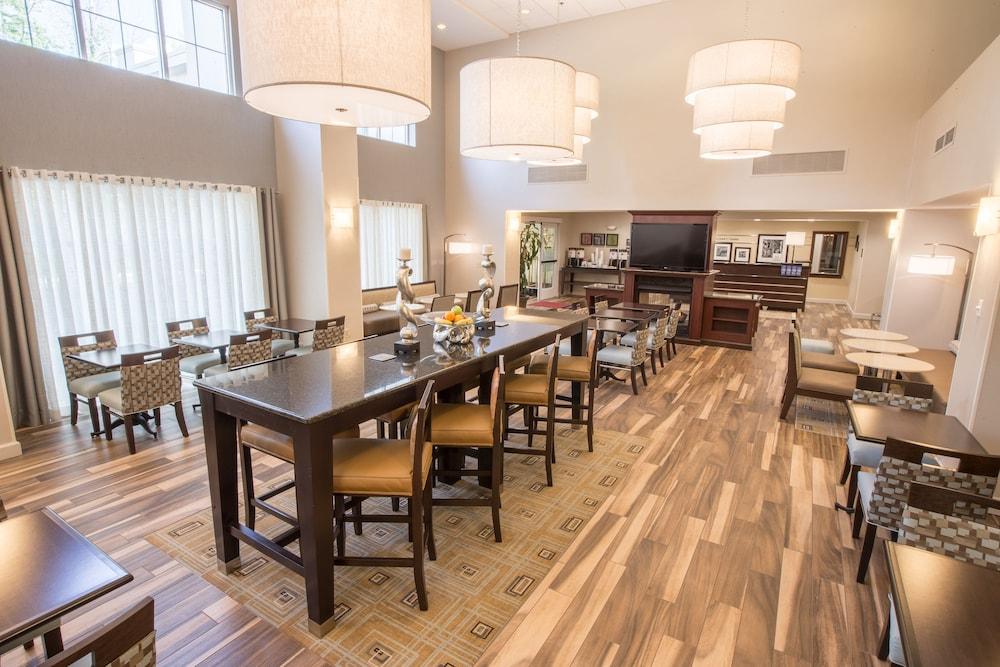 Hampton Inn & Suites Berkshires-Lenox Exteriör bild