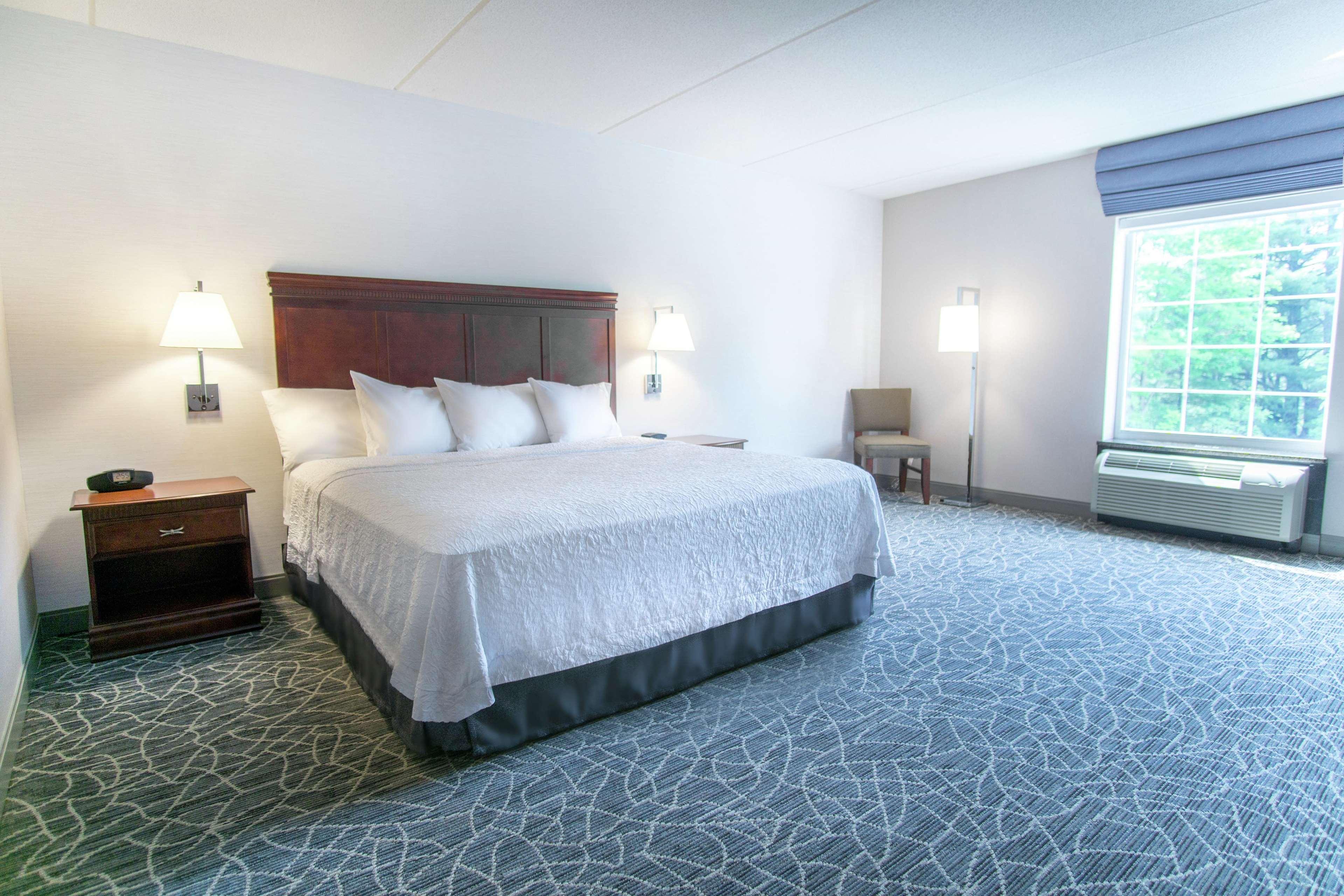 Hampton Inn & Suites Berkshires-Lenox Exteriör bild