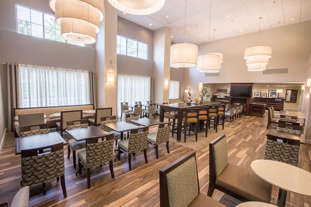 Hampton Inn & Suites Berkshires-Lenox Exteriör bild
