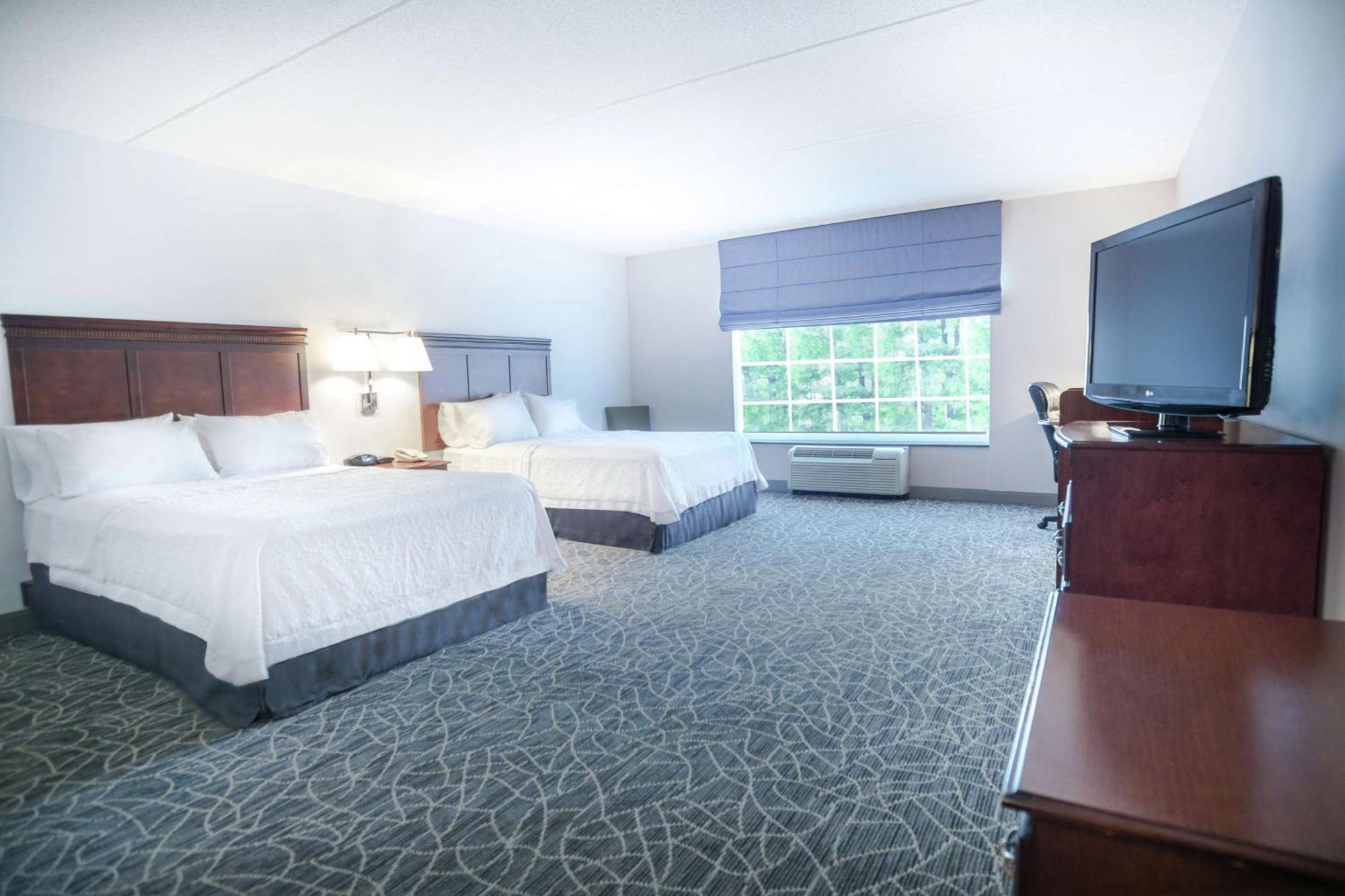 Hampton Inn & Suites Berkshires-Lenox Exteriör bild