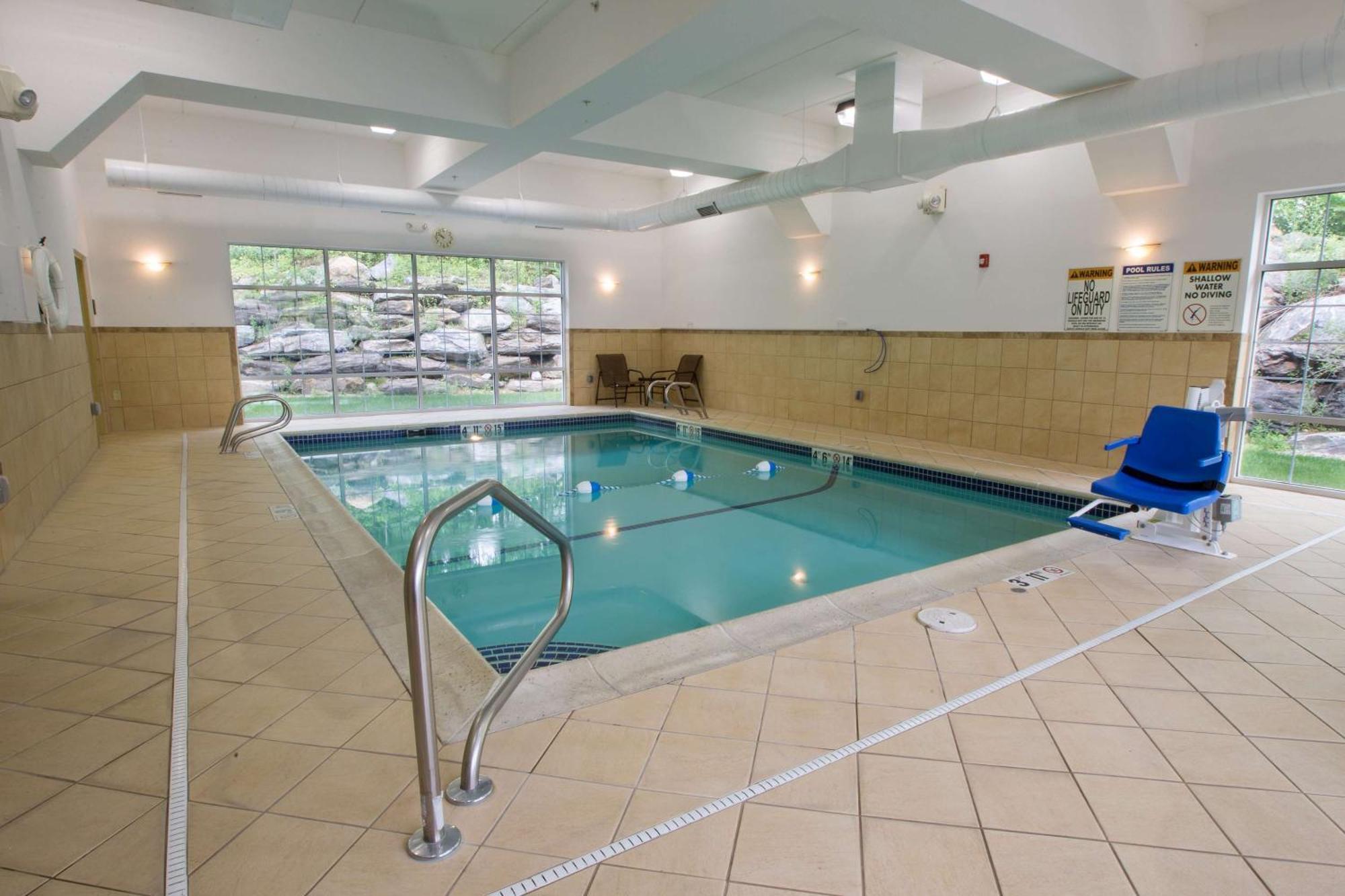Hampton Inn & Suites Berkshires-Lenox Exteriör bild