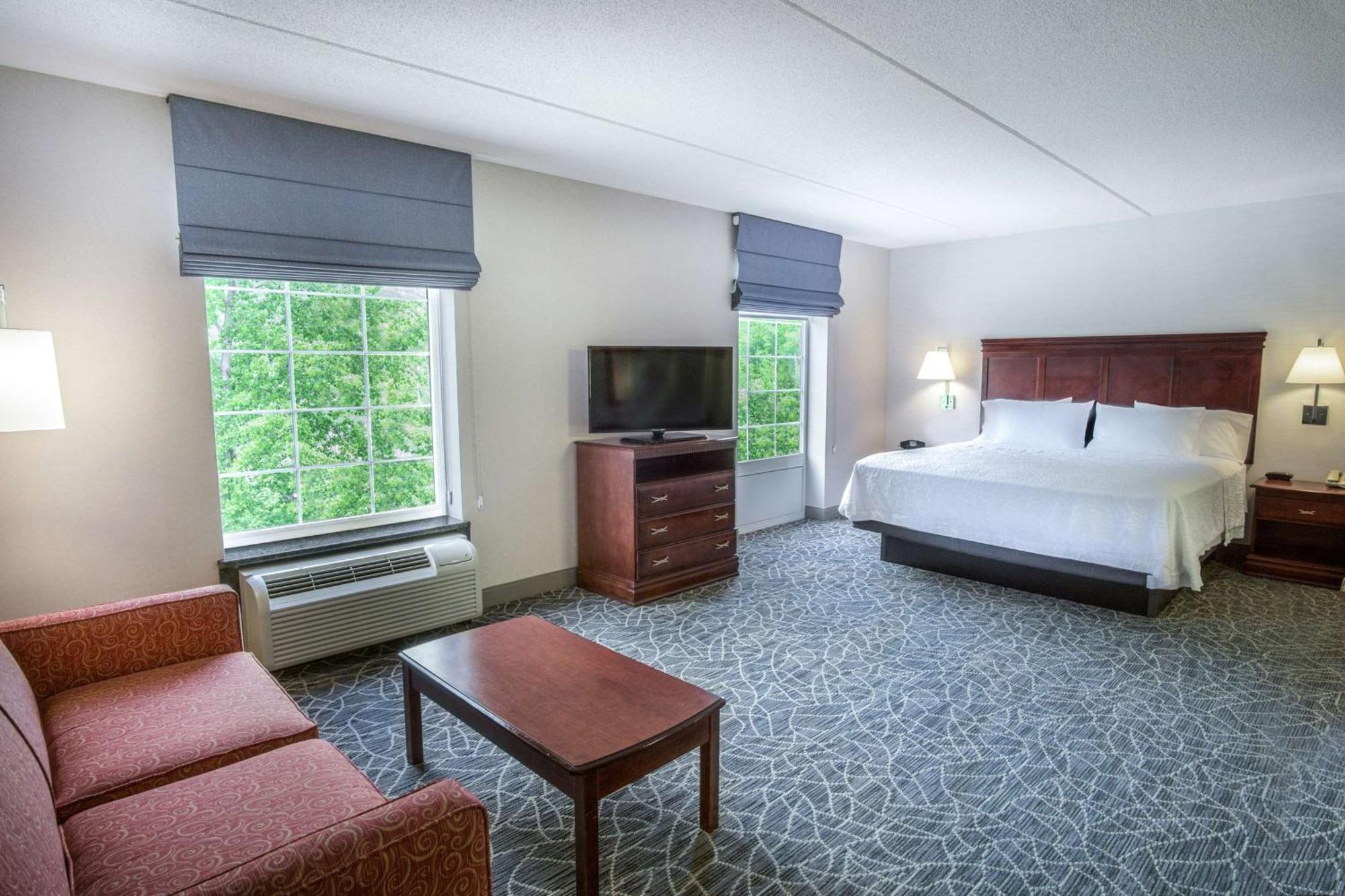 Hampton Inn & Suites Berkshires-Lenox Exteriör bild