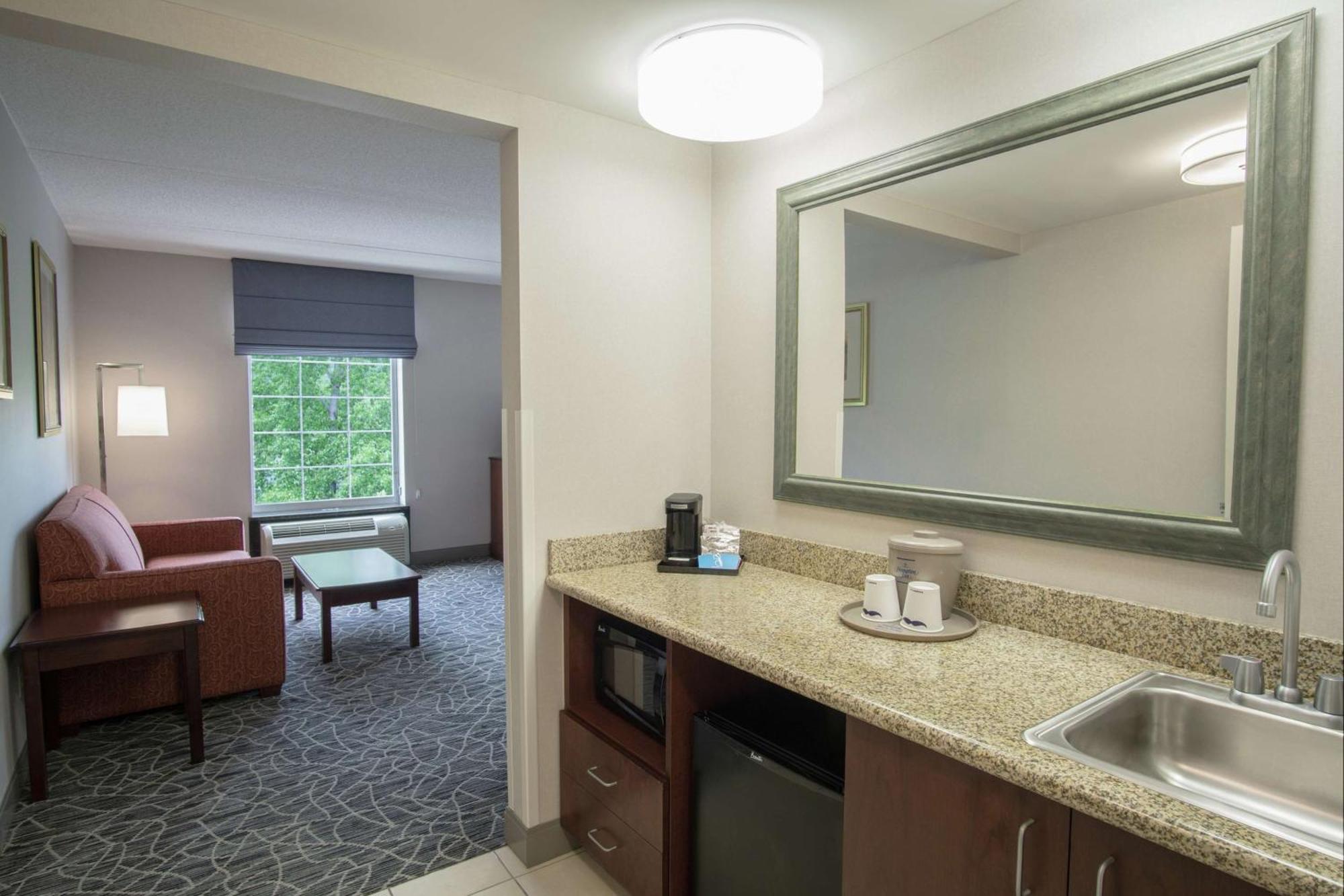 Hampton Inn & Suites Berkshires-Lenox Exteriör bild