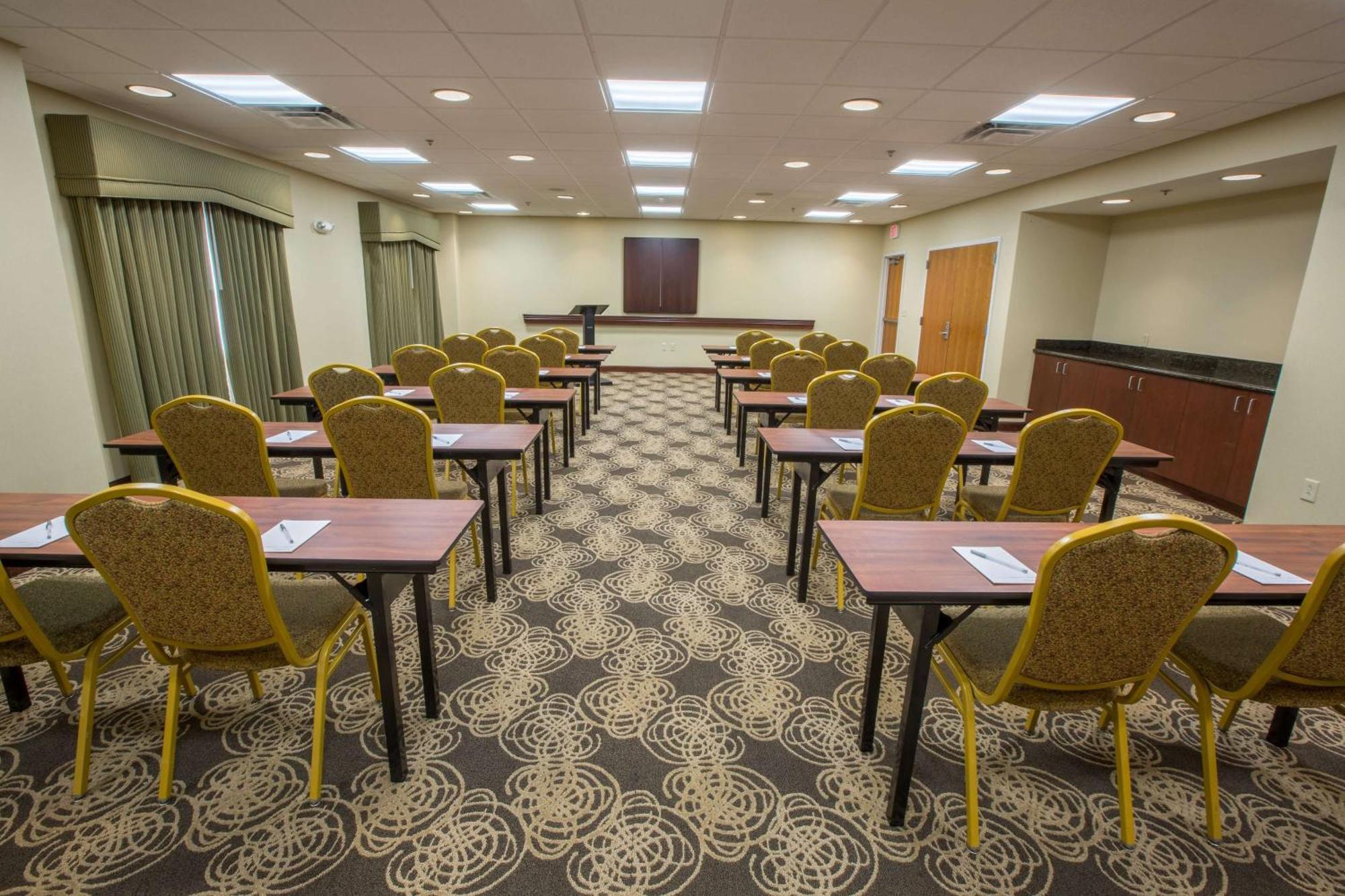 Hampton Inn & Suites Berkshires-Lenox Exteriör bild