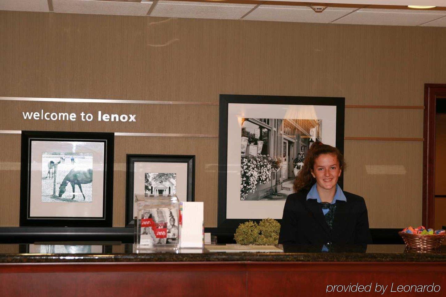 Hampton Inn & Suites Berkshires-Lenox Inreriör bild