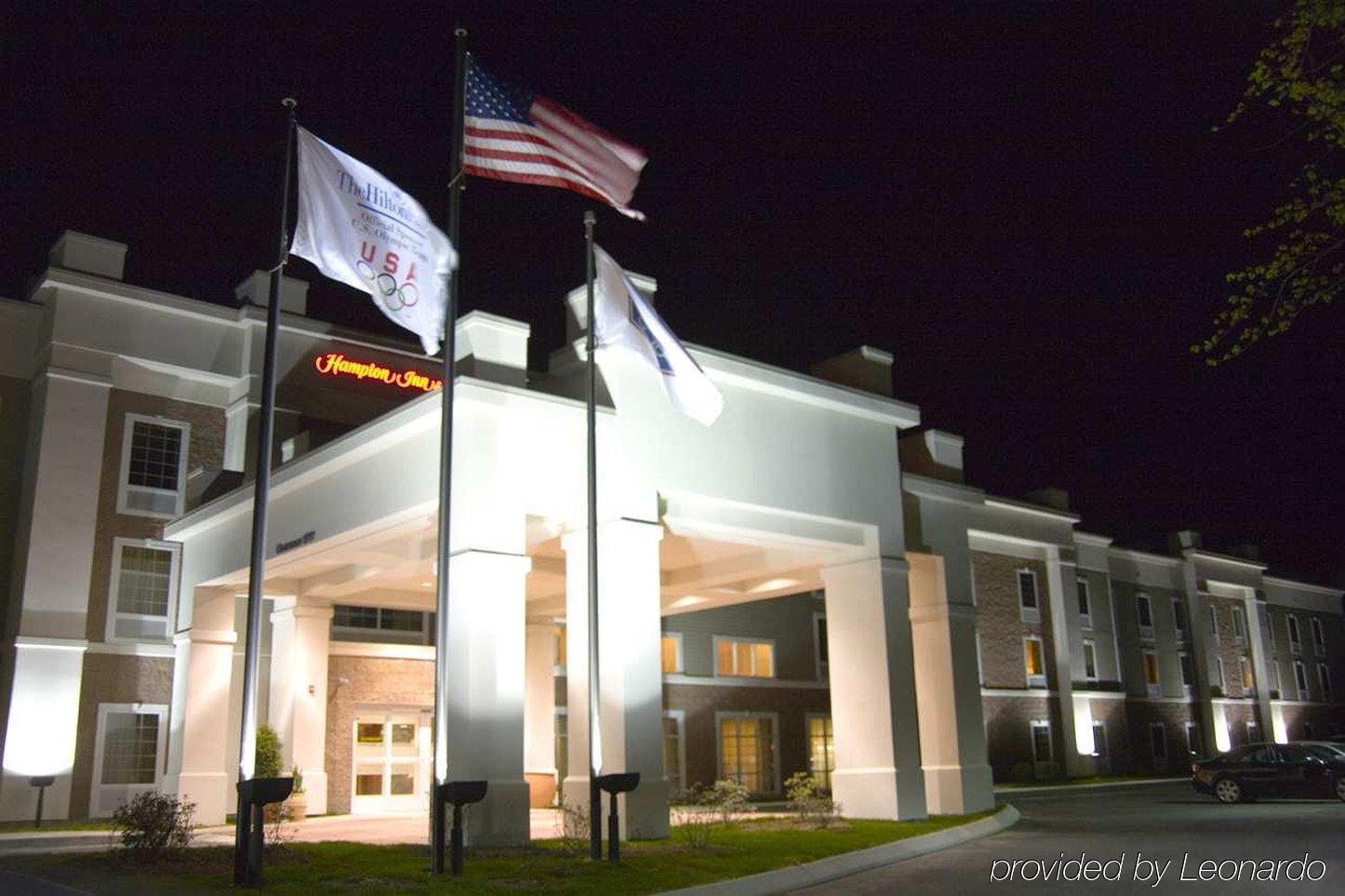 Hampton Inn & Suites Berkshires-Lenox Exteriör bild