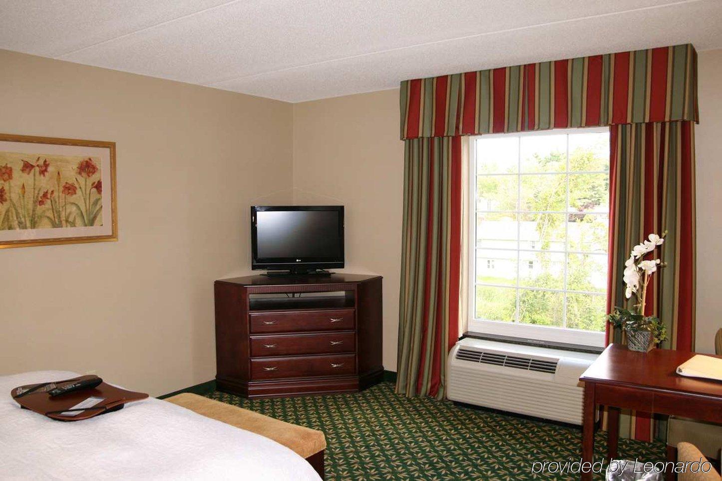 Hampton Inn & Suites Berkshires-Lenox Rum bild