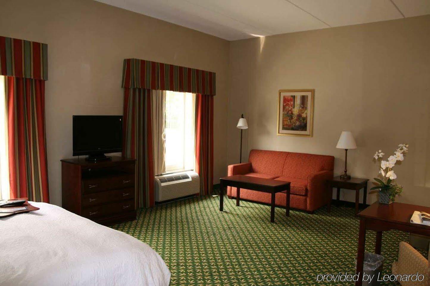 Hampton Inn & Suites Berkshires-Lenox Exteriör bild